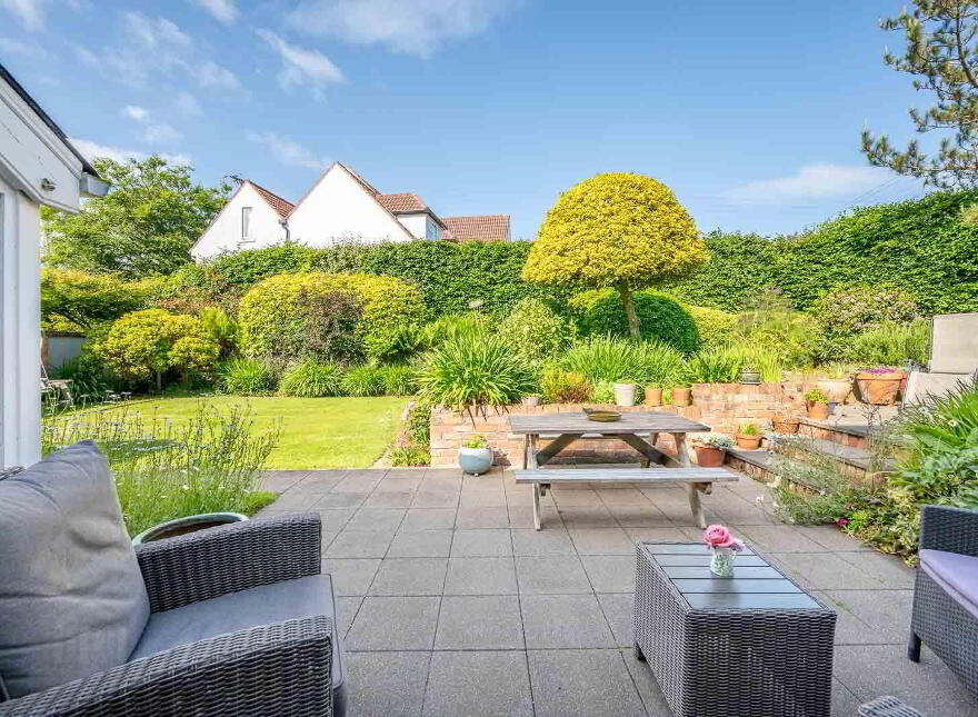 10 Stockbridge Road, Donaghadee, BT21 0PN