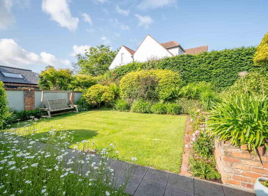 10 Stockbridge Road, Donaghadee, BT21 0PN