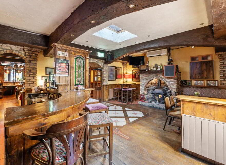 The Western Hotel, Dalton Street, Claremorris, F12C579