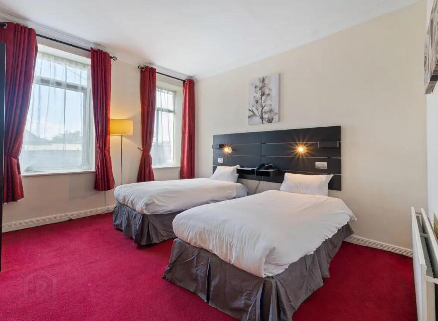 The Western Hotel, Dalton Street, Claremorris, F12C579
