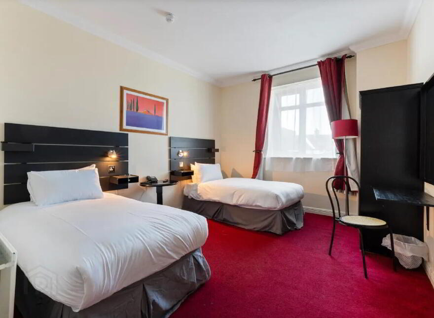The Western Hotel, Dalton Street, Claremorris, F12C579