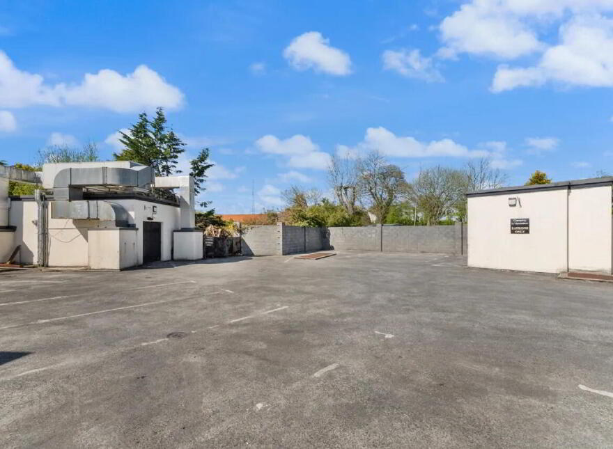 The Western Hotel, Dalton Street, Claremorris, F12C579