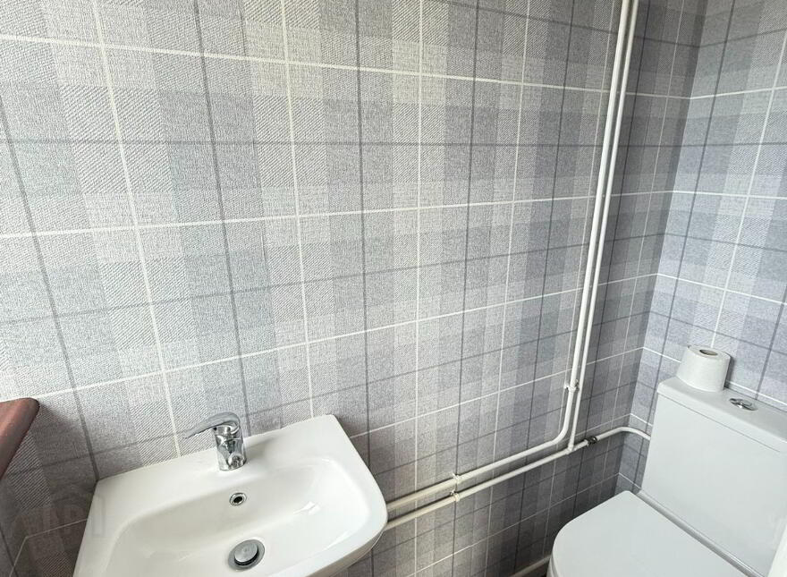 33 Coolsythe Walk, Randalstown, BT41 3EB