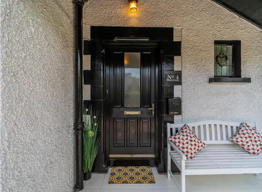 4 Balmoral Gardens, Malone, Belfast, BT9 6PB