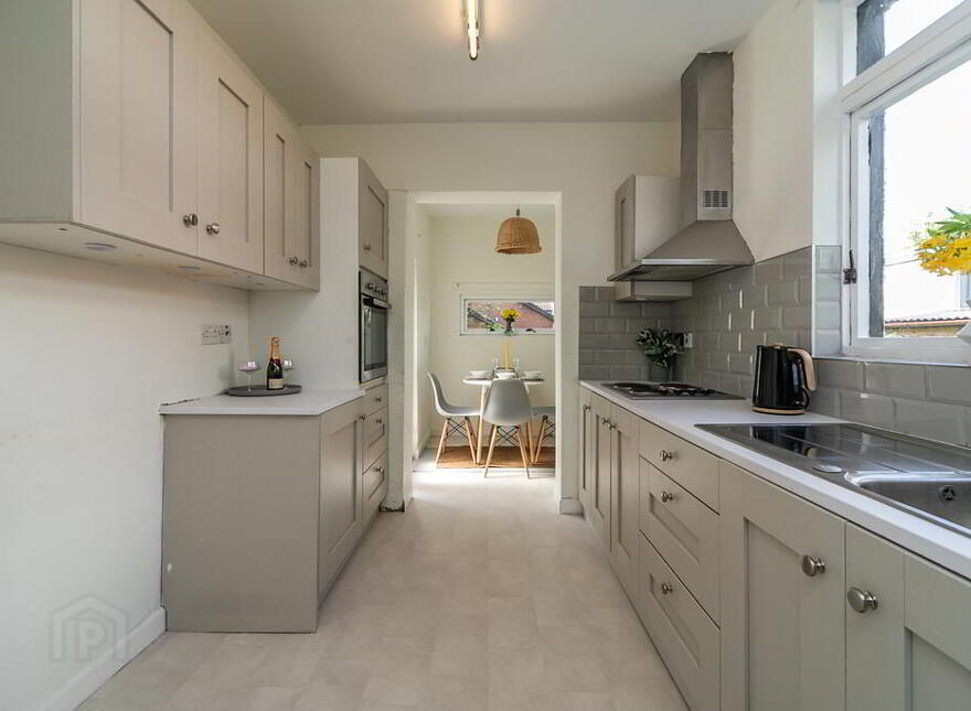 4 Balmoral Gardens, Malone, Belfast, BT9 6PB