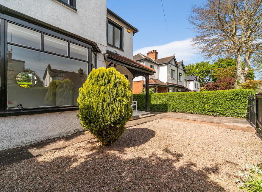 4 Balmoral Gardens, Malone, Belfast, BT9 6PB