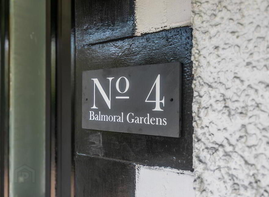 4 Balmoral Gardens, Malone, Belfast, BT9 6PB