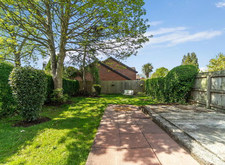 4 Balmoral Gardens, Malone, Belfast, BT9 6PB