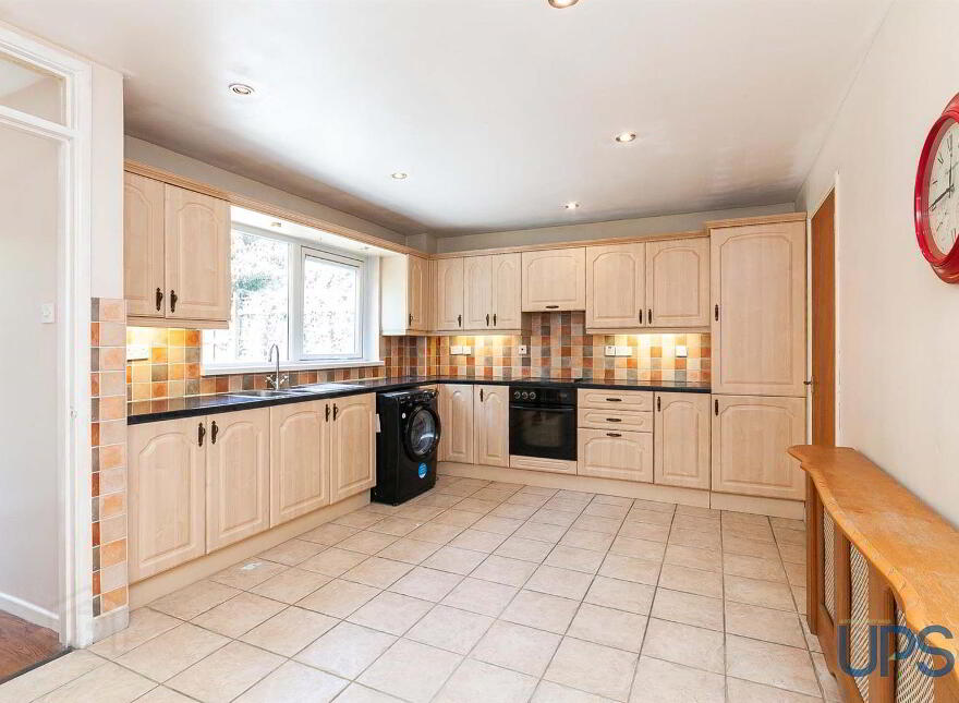 12 Ardcaoin Green, Dunmurry, Belfast, BT17 0UR