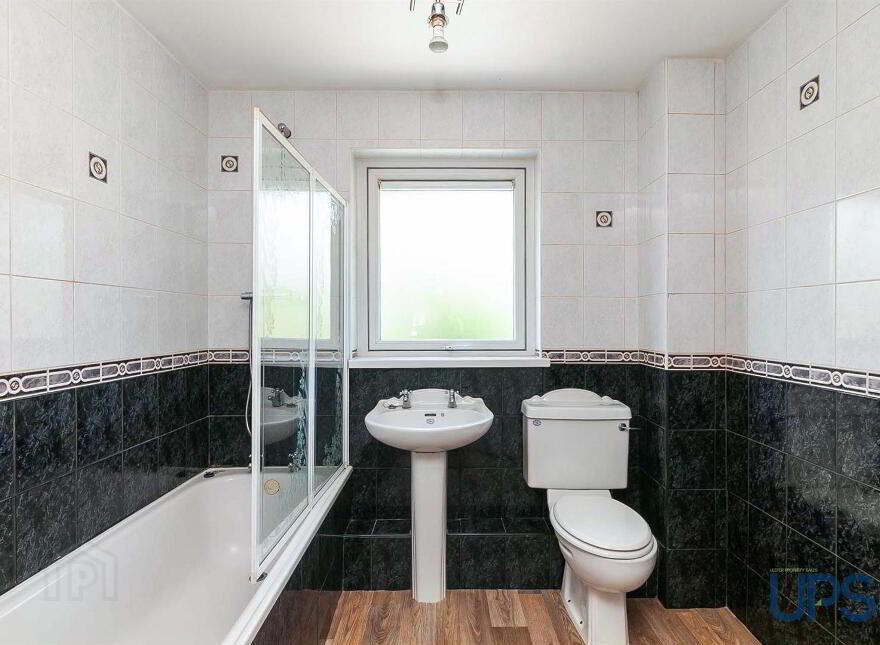 12 Ardcaoin Green, Dunmurry, Belfast, BT17 0UR