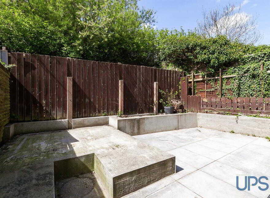 12 Ardcaoin Green, Dunmurry, Belfast, BT17 0UR