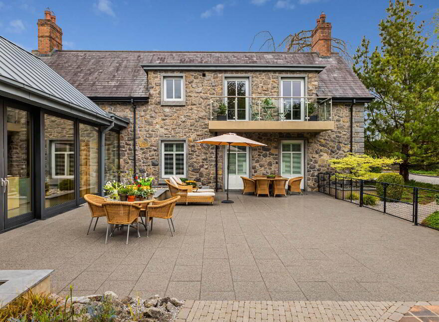 Twistlebrook, 39 Ballygowan Road, Hillsborough, BT26 6EJ