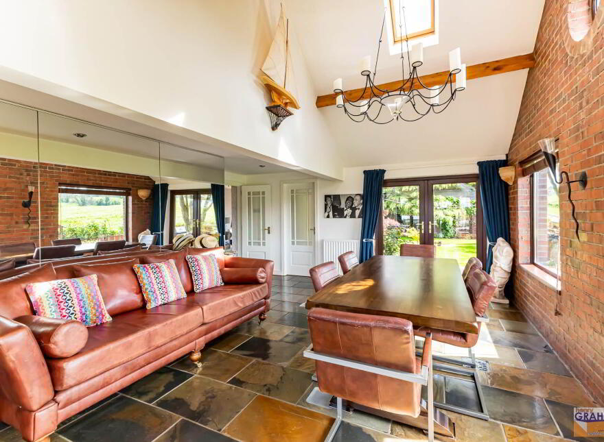 44 Holborn Hall, Lisburn, BT27 5AU
