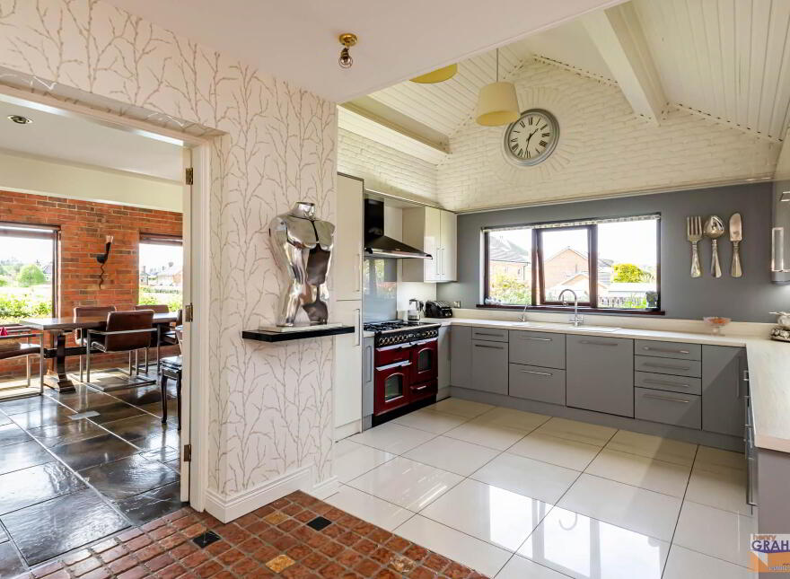 44 Holborn Hall, Lisburn, BT27 5AU