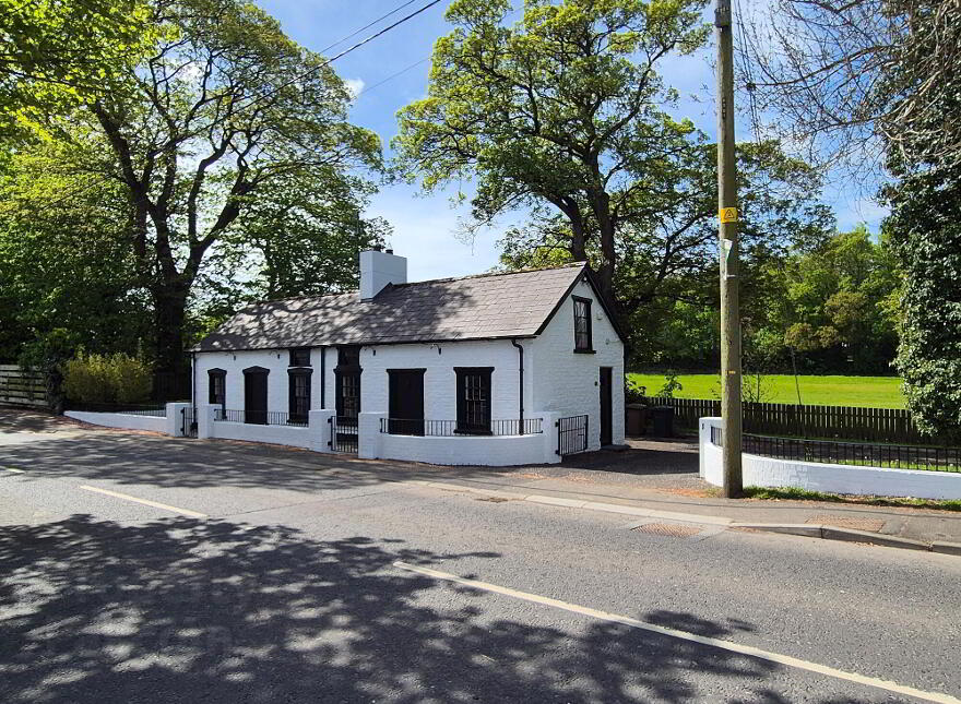 1 Main Street, Donaghcloney, BT66 7NL photo