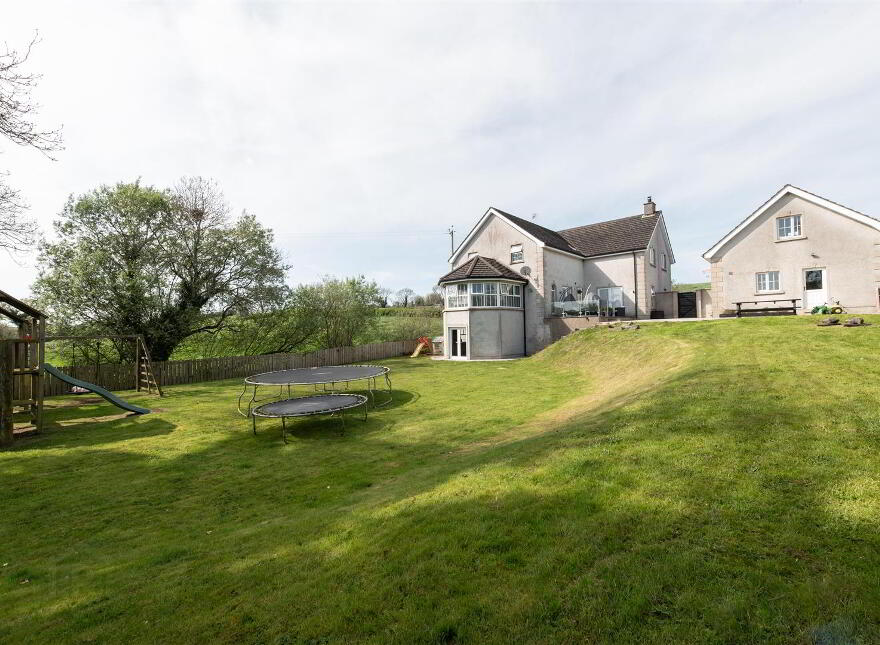 82 Ballynahinch Road, Dromore, BT25 1DX
