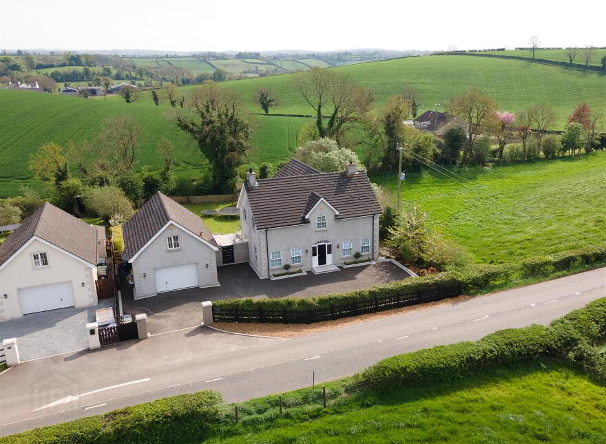 82 Ballynahinch Road, Dromore, BT25 1DX