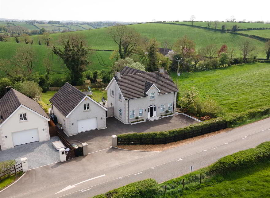 82 Ballynahinch Road, Dromore, BT25 1DX