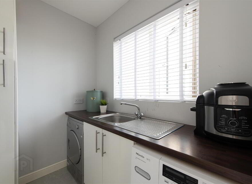 82 Ballynahinch Road, Dromore, BT25 1DX