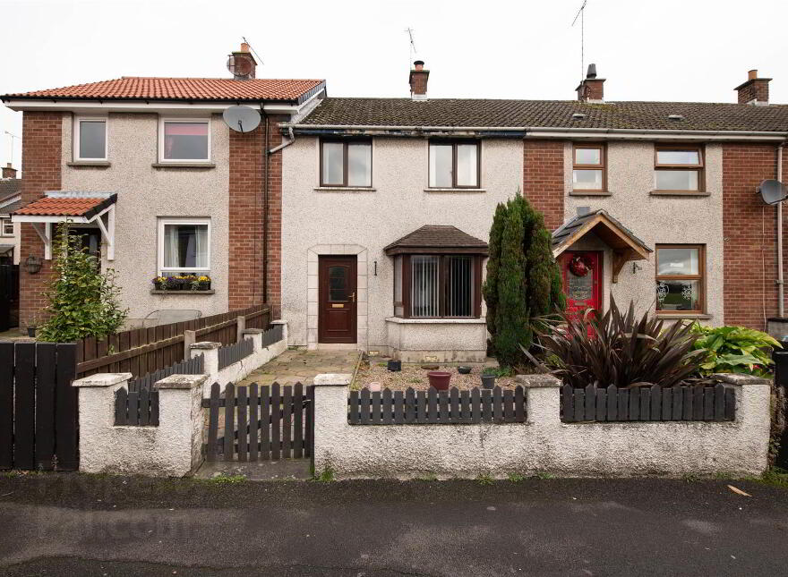 83 Hillfoot Crescent, Ballynahinch, BT24 8ES photo
