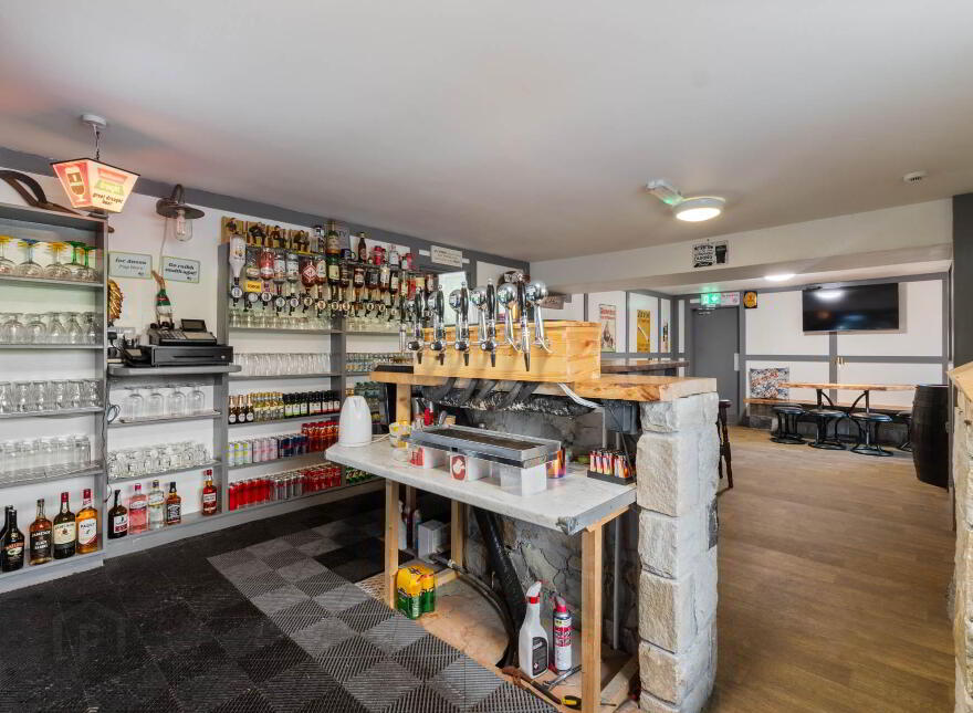 Lough Mask Inn, Treanlaur, Tourmakeady, F12YX36