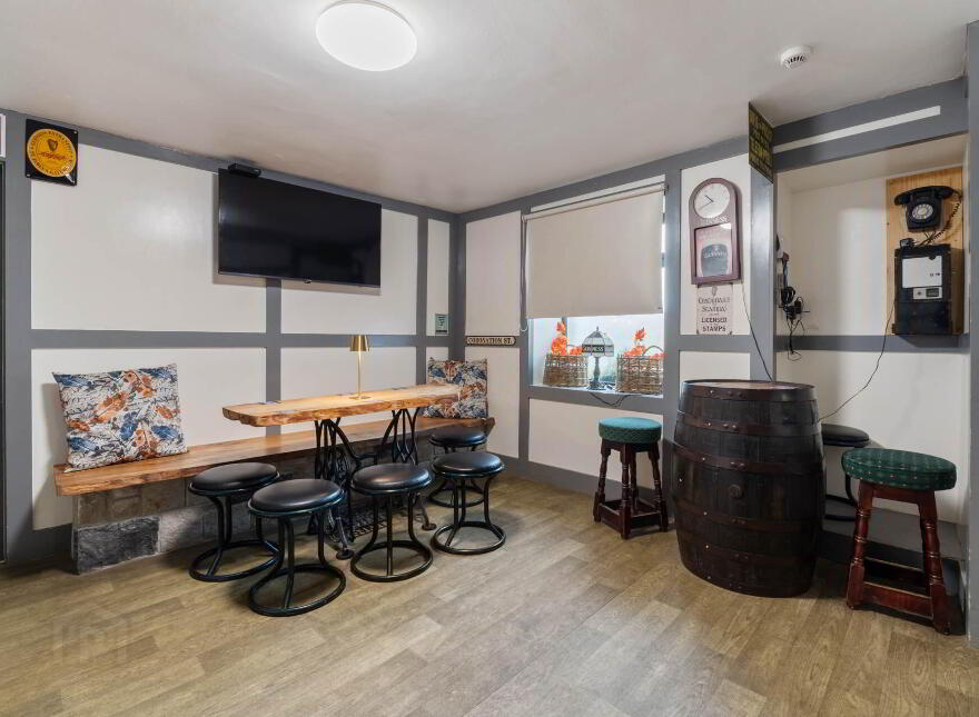 Lough Mask Inn, Treanlaur, Tourmakeady, F12YX36