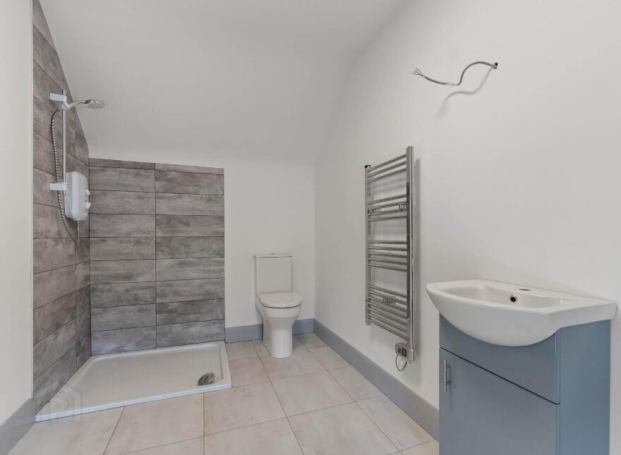 Lough Mask Inn, Treanlaur, Tourmakeady, F12YX36