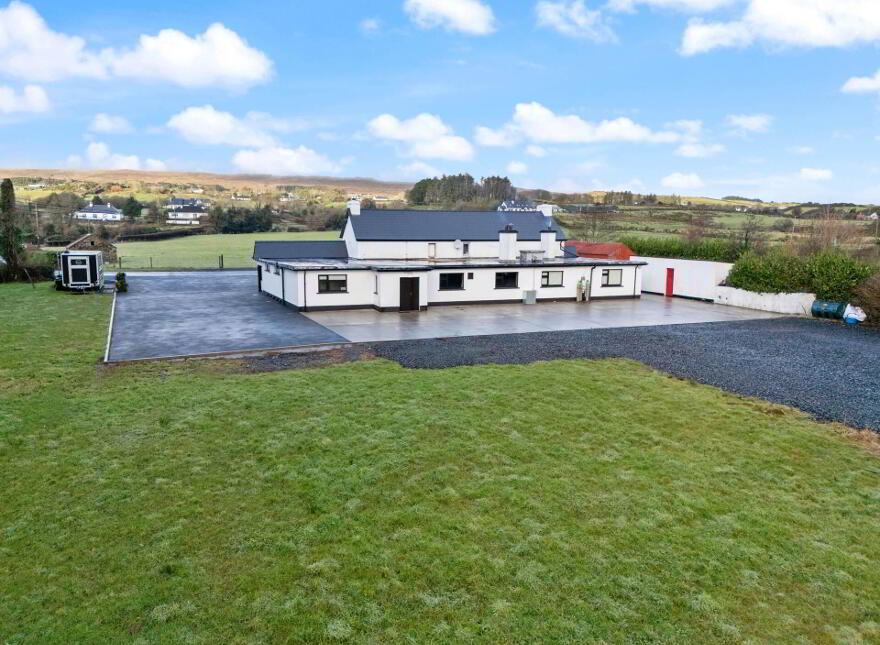 Lough Mask Inn, Treanlaur, Tourmakeady, F12YX36