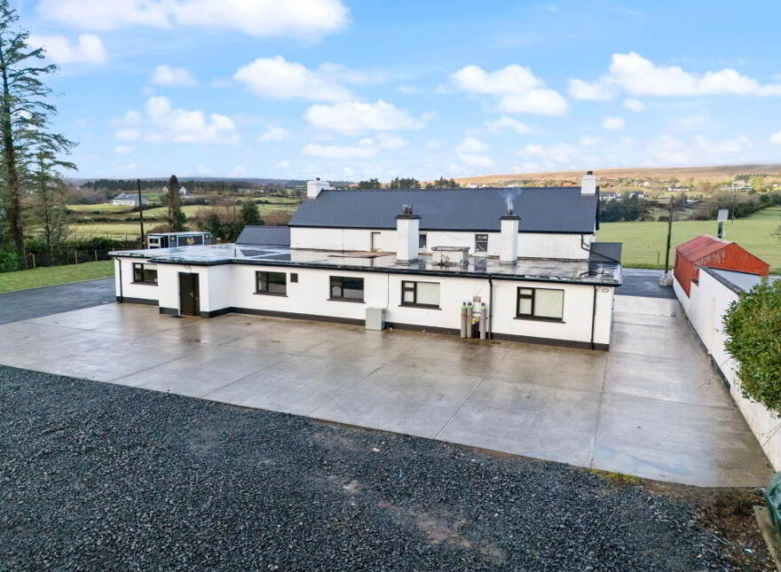 Lough Mask Inn, Treanlaur, Tourmakeady, F12YX36
