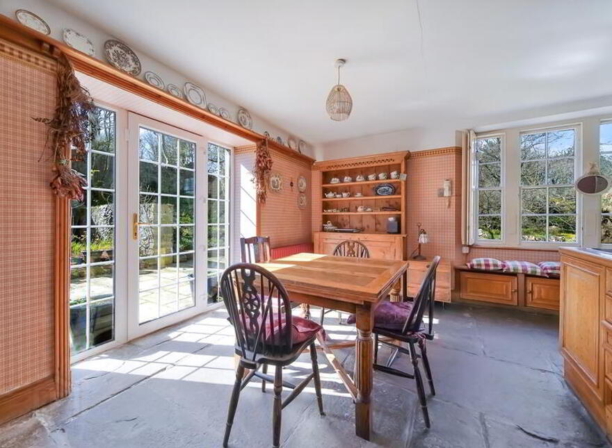 The Old Rectory, Glebe, Killybegs, Donegal, F94N7Y3
