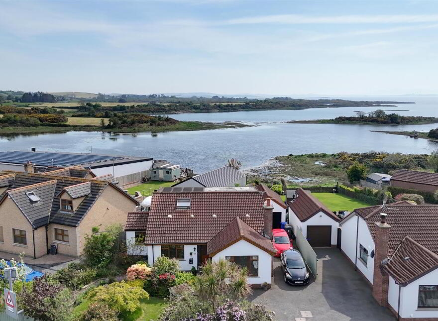 37 Cooks Brae, Kircubbin, Newtownards, BT22 2SQ photo