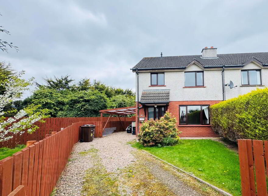 21 Rhanbuoy Close, Carrickfergus, BT38 8FF photo