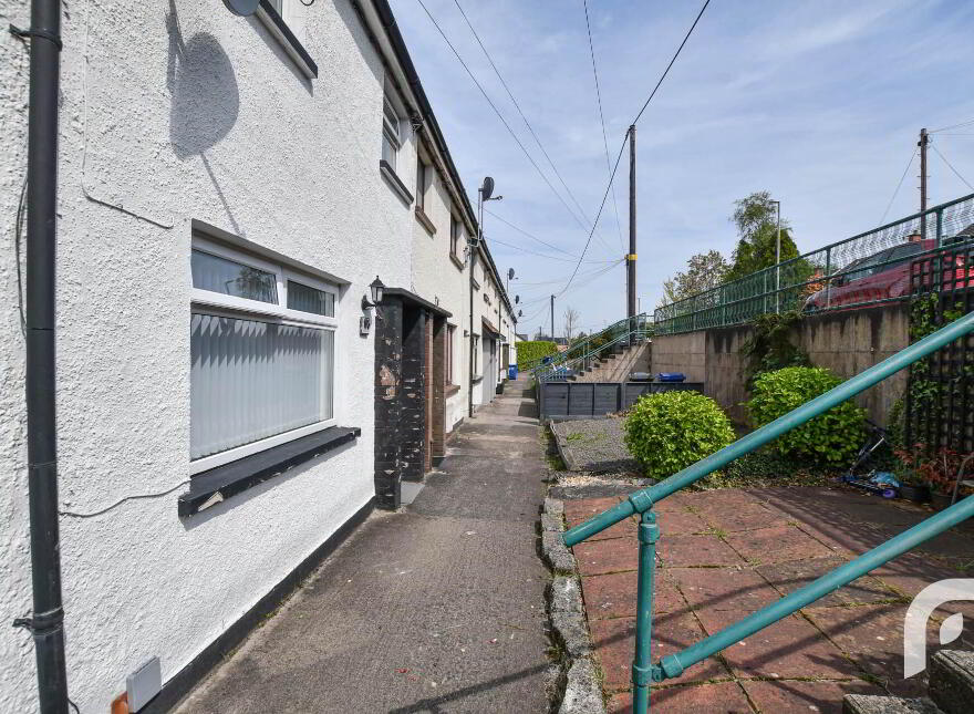 196 Lower Braniel Road, Belfast, BT5 7NH