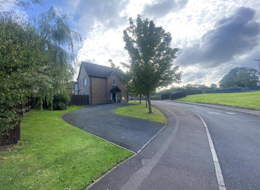 120 Bluestone Hall, Craigavon, BT64 2AP photo