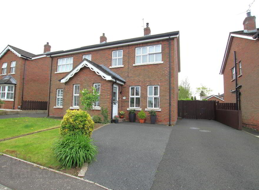 69 St James Meadow, Crumlin, BT29 4UF photo