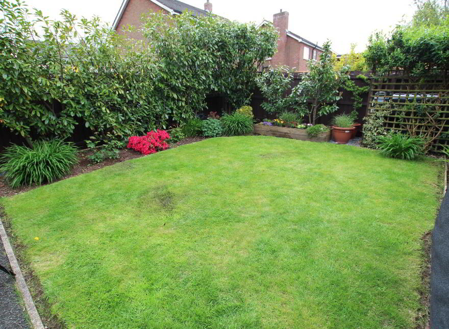 69 St James Meadow, Crumlin, BT29 4UF