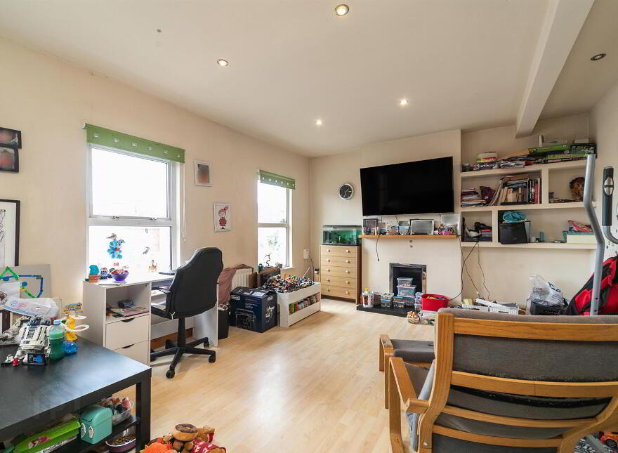 93 Connsbrook Avenue, Belfast, BT4 1JW