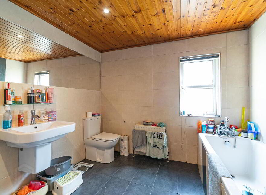 93 Connsbrook Avenue, Belfast, BT4 1JW