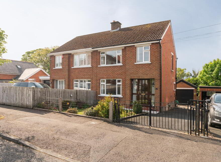 4 Mount Regan Avenue, Dundonald, Belfast, BT16 1JA photo