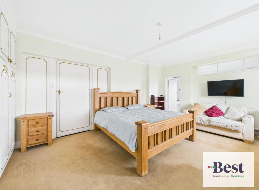 1 Lansdowne Crescent, Larne, BT40 1BW