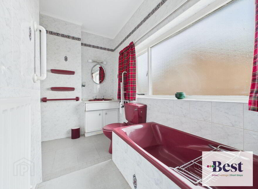 1 Lansdowne Crescent, Larne, BT40 1BW