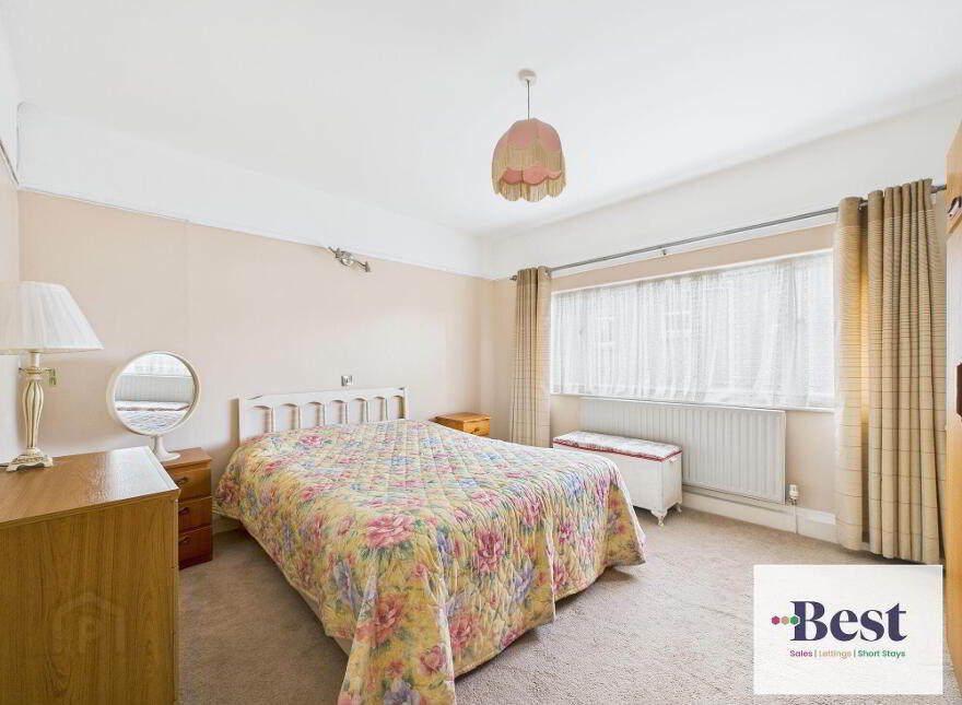 1 Lansdowne Crescent, Larne, BT40 1BW