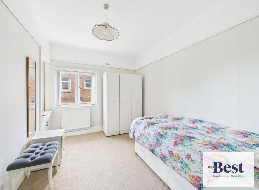 1 Lansdowne Crescent, Larne, BT40 1BW