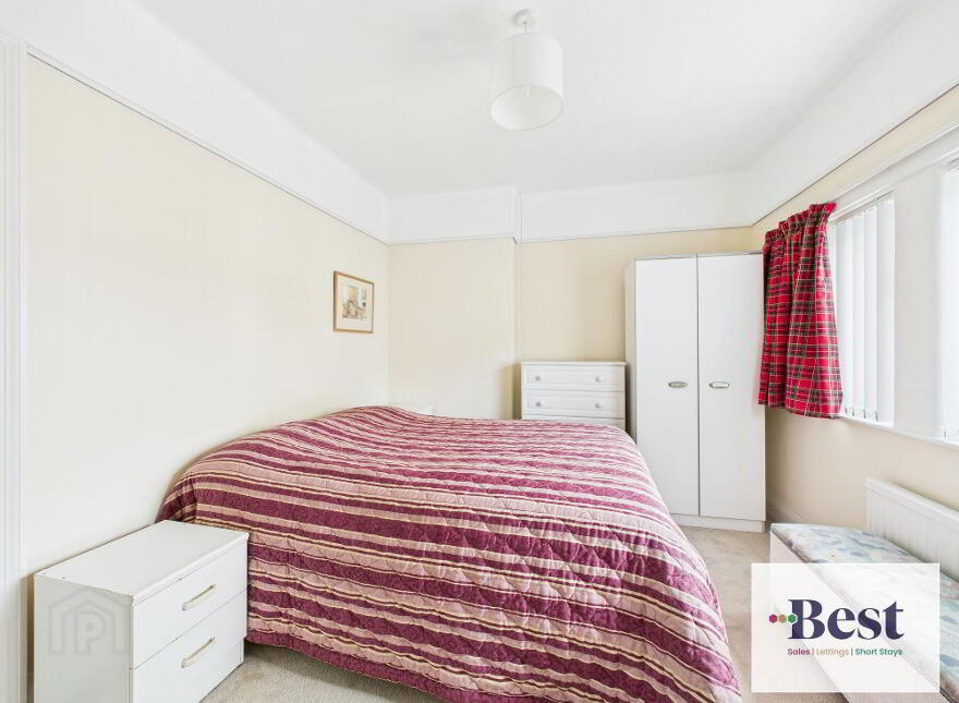 1 Lansdowne Crescent, Larne, BT40 1BW