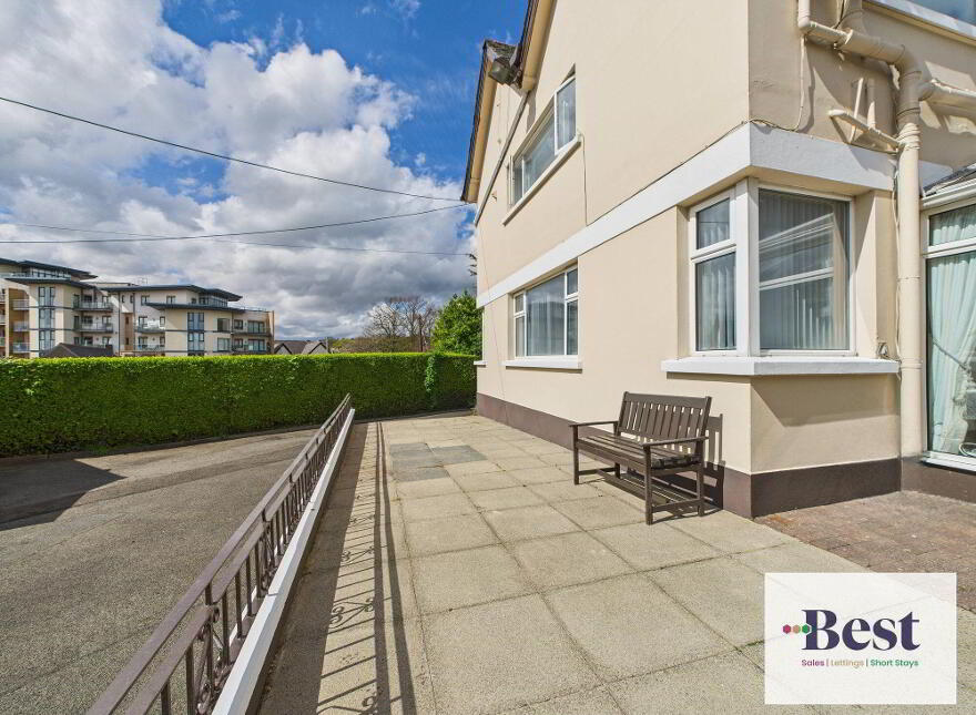 1 Lansdowne Crescent, Larne, BT40 1BW