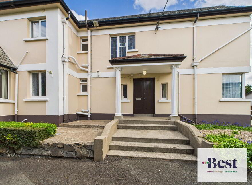 1 Lansdowne Crescent, Larne, BT40 1BW