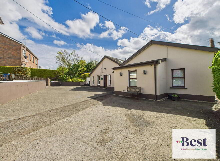 1 Lansdowne Crescent, Larne, BT40 1BW