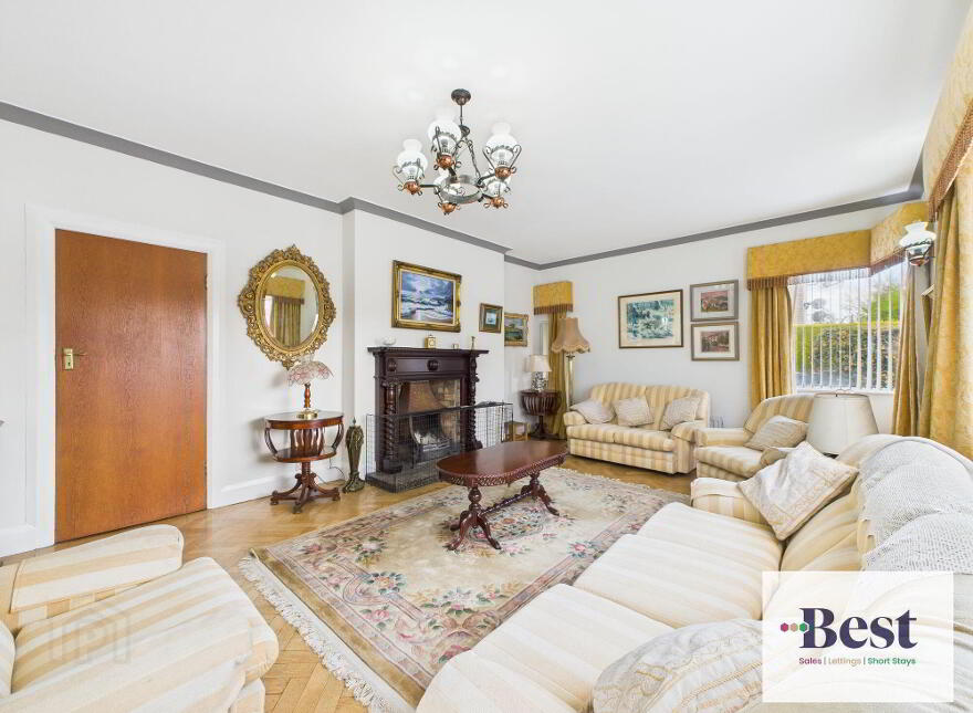 1 Lansdowne Crescent, Larne, BT40 1BW