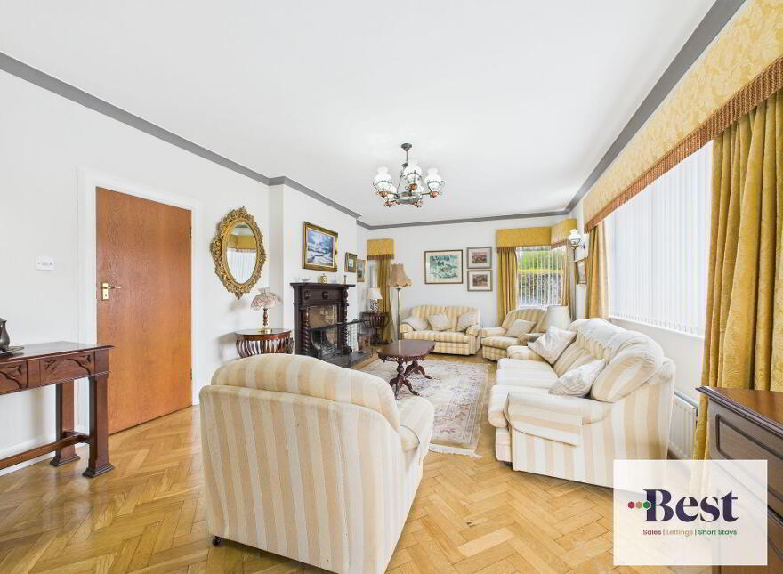 1 Lansdowne Crescent, Larne, BT40 1BW