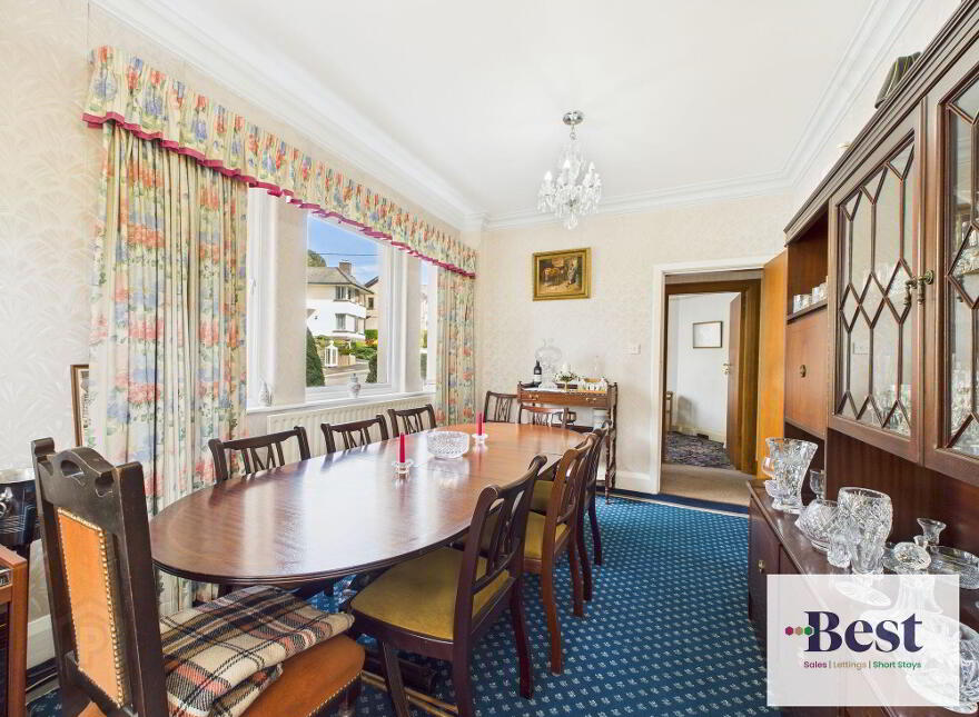 1 Lansdowne Crescent, Larne, BT40 1BW